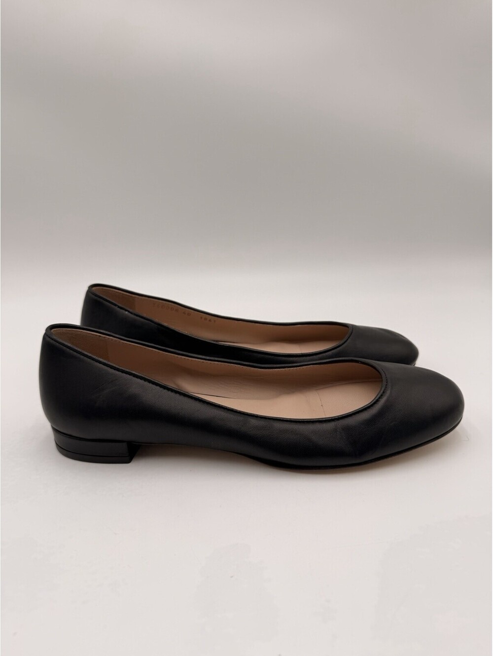 Womenโs Giuseppe Zanotti black leather ballet flats Size 40